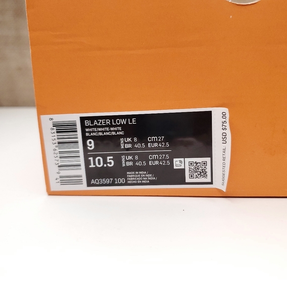 Nike Blazer Low LE  Unisex Sneaker - Picture 9 of 9